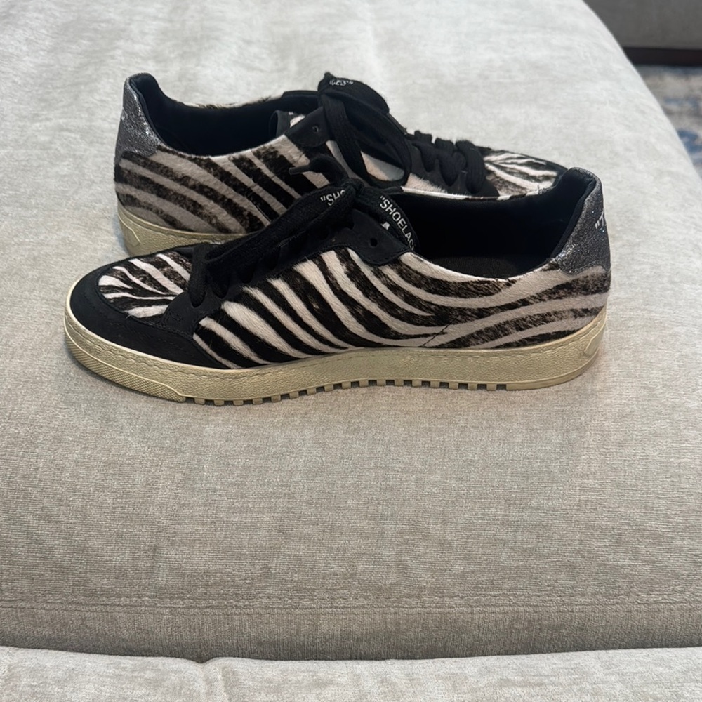 Off-White - Picture 3 of 4